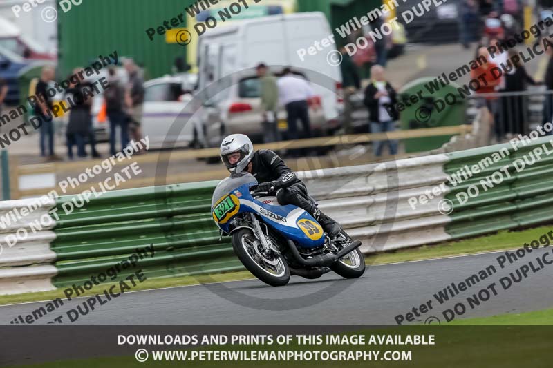 Vintage motorcycle club;eventdigitalimages;mallory park;mallory park trackday photographs;no limits trackdays;peter wileman photography;trackday digital images;trackday photos;vmcc festival 1000 bikes photographs